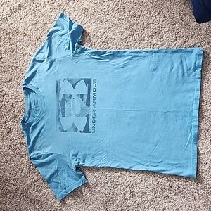 Under armour tee shirt